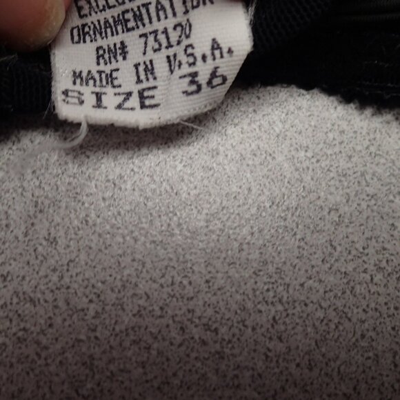 Fredericks of Hollywood Peek a Boo Bra Size 36 - Picture 3 of 4